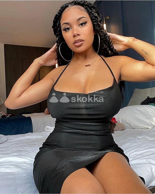 Super Horny body with soft thighs and soft curved bums for your satisfaction 💕 
Come test the true wet slippery African tight 💦 pussy 💦💕💕💖